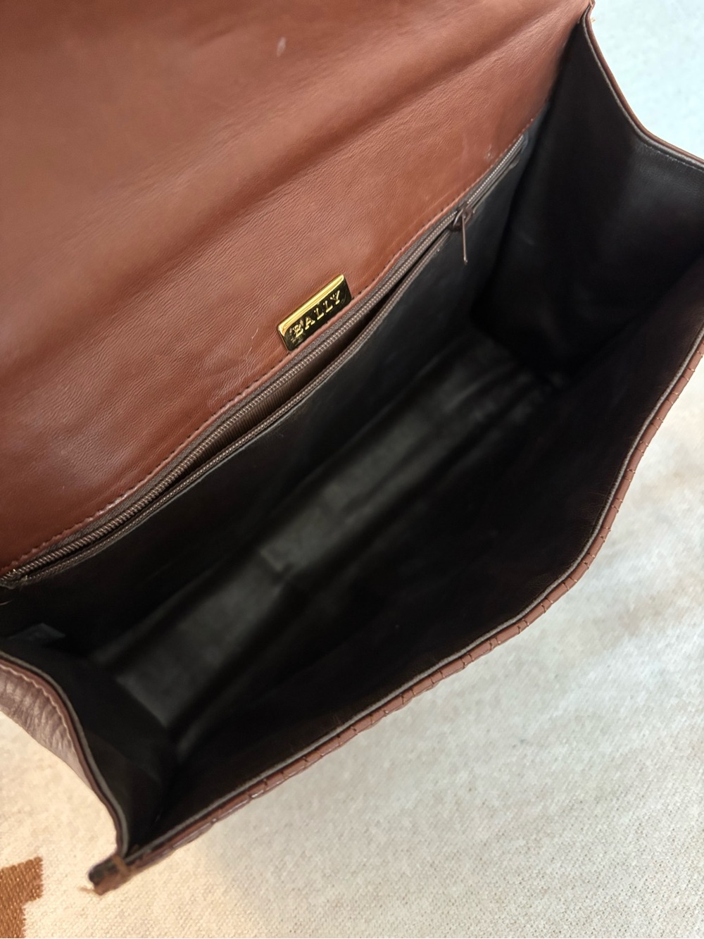 Bally  Quilted  Brown Leather Top-Handle Women’s Bag Turn lock. Clean - Picture 10 of 12